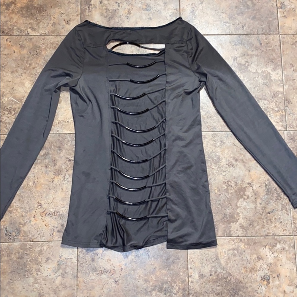 Small grey top back out..